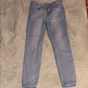 American Eagle light wash skinny jeans